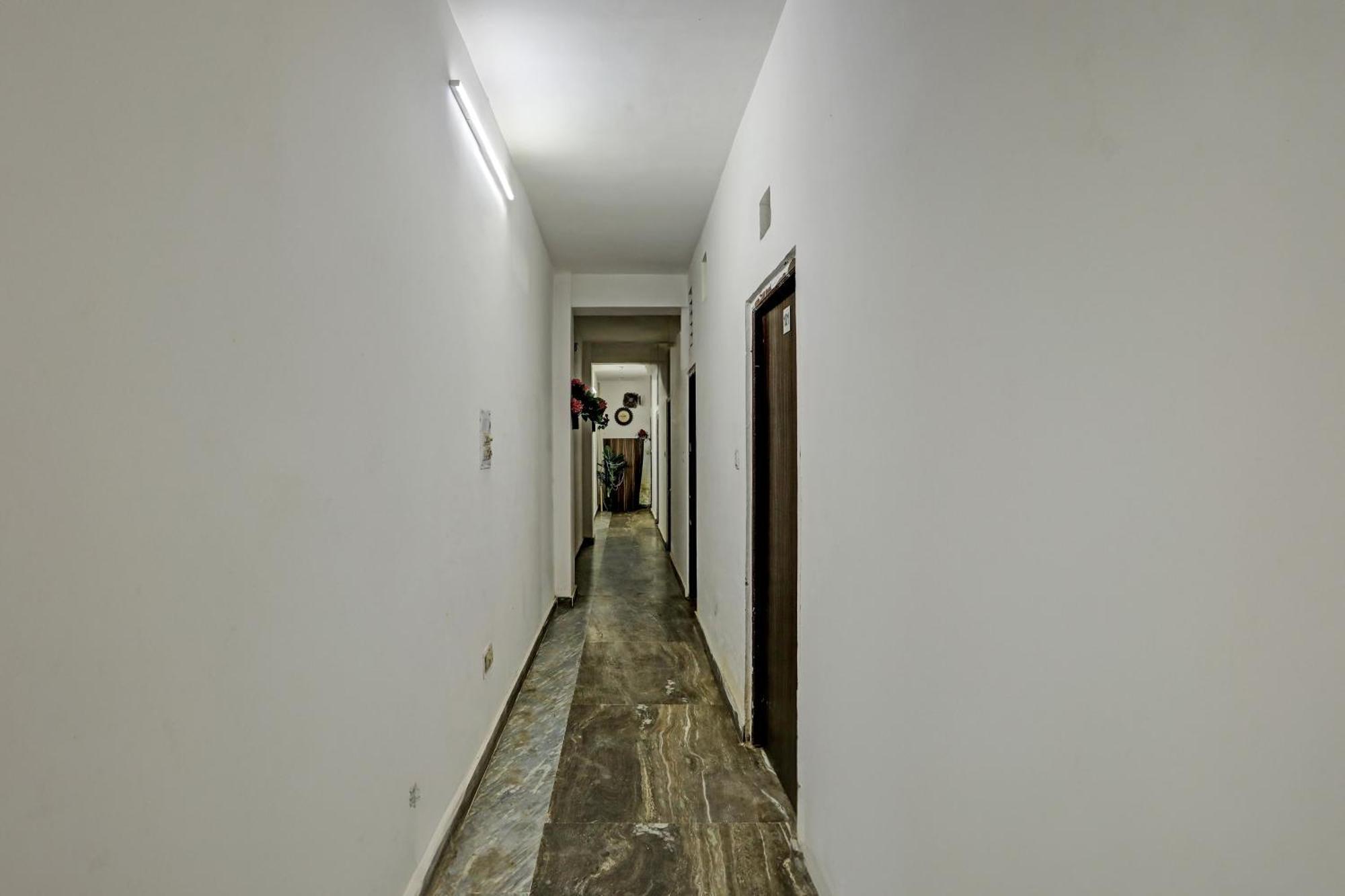 Hotel O Raaz Hotel Delhi  Exterior foto